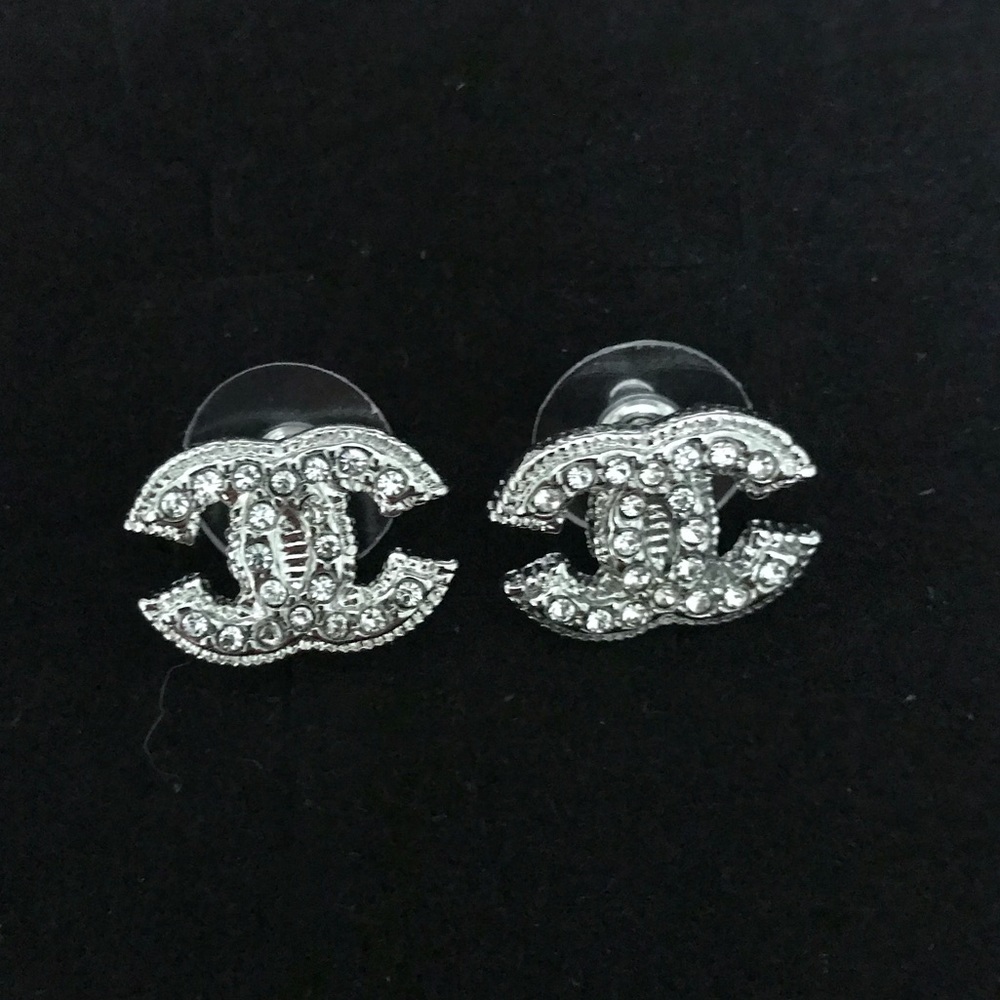 Chanel classic earrings